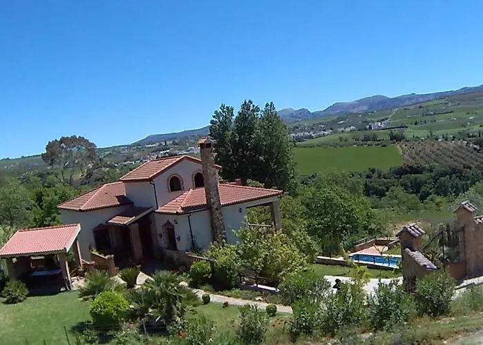 Charming In With Pool Ronda