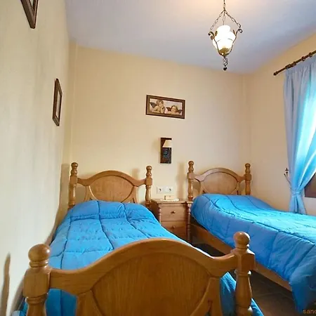 Villa Charming In With Pool