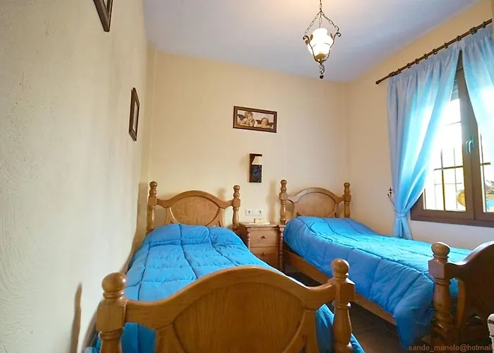 Villa Charming In With Pool