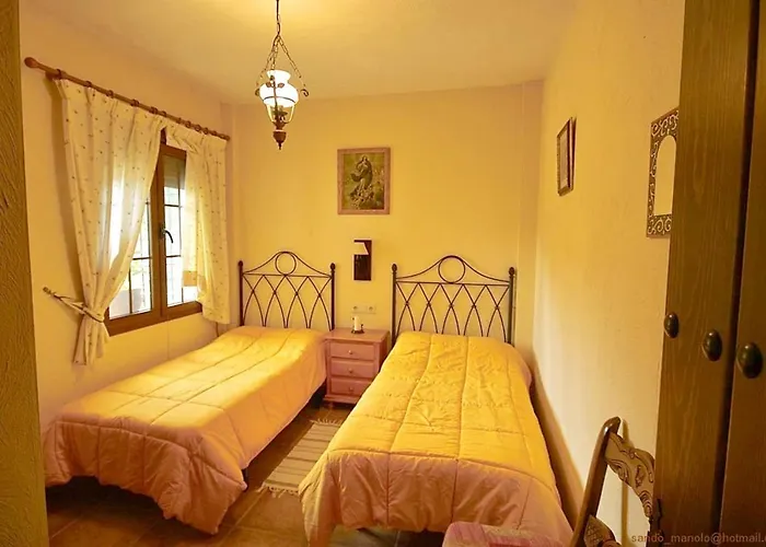 Villa Charming In With Pool